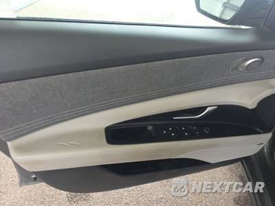 2025 Hyundai Elantra Limited - zdjęcie 9 z 26 - miniatura
