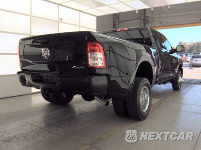 2022 Ram 3500 Tradesman Crew Cab Long Bed DRW - zdjęcie 4 z 34 - miniatura