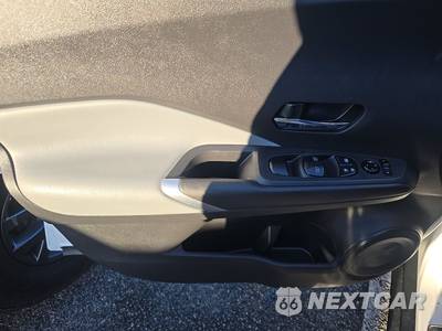 2021 Nissan Kicks SR - zdjęcie 9 z 23 - miniatura