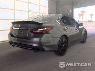 2017 Nissan Altima 2.5 SR - zdjęcie 4 z 30 - miniatura