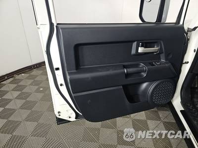 2012 Toyota FJ Cruiser w/Rear Doors - zdjęcie 9 z 21 - miniatura