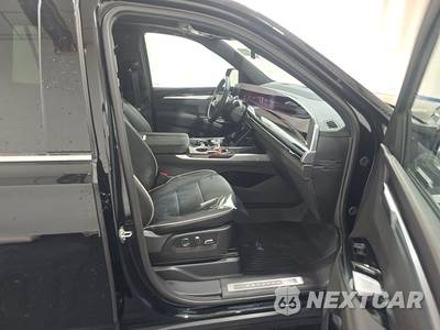 2026 Cadillac Escalade Luxury 1SB - zdjęcie 8 z 19 - miniatura