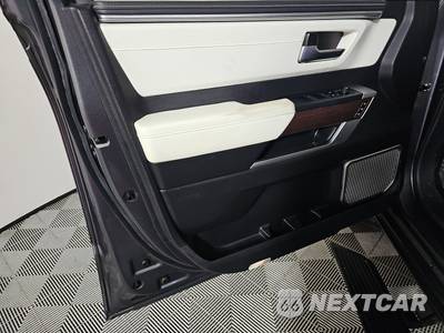 2023 Toyota Tundra Hybrid Capstone Crew Cab Short Bed - zdjęcie 9 z 36 - miniatura