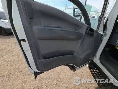 2015 Isuzu NPR HD Base Low Tilt - zdjęcie 9 z 27 - miniatura