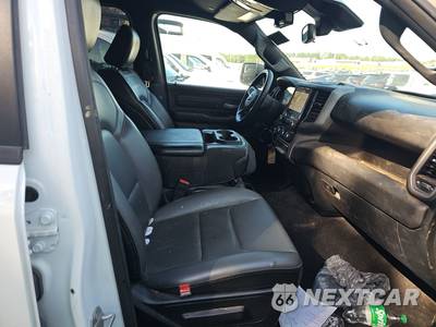 2025 Ram 1500 Tradesman Extended Cab Medium Bed - zdjęcie 8 z 18 - miniatura