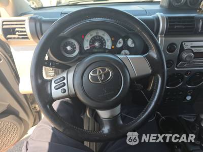 2010 Toyota FJ Cruiser w/Rear Doors - zdjęcie 10 z 41 - miniatura