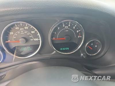 2014 Jeep Wrangler Unlimited Sahara - zdjęcie 15 z 25 - miniatura