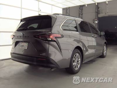 2021 Toyota Sienna LE 8-Passenger 120.5" WB - zdjęcie 4 z 22 - miniatura