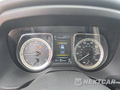 2017 Nissan TITAN SV Crew Cab Short Bed - zdjęcie 12 z 38 - miniatura