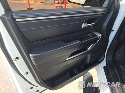 2025 Toyota Tundra i-FORCE MAX Platinum Crew Cab Short Bed - zdjęcie 9 z 19 - miniatura