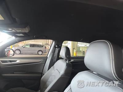 2025 Volkswagen Atlas Cross Sport 2.0T SE w/Technology - zdjęcie 18 z 32 - miniatura