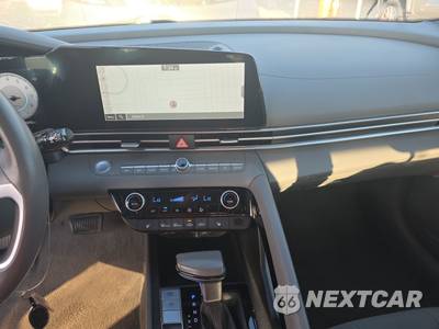 2025 Hyundai Elantra SEL Convenience - zdjęcie 11 z 26 - miniatura