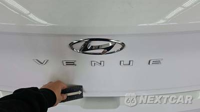 2025 Hyundai Venue SEL - zdjęcie 21 z 24 - miniatura