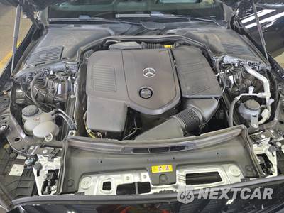 2025 Mercedes-Benz C 300 4MATIC - zdjęcie 15 z 26 - miniatura