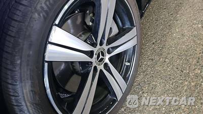 2025 Mercedes-Benz C 300 4MATIC - zdjęcie 20 z 26 - miniatura