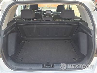 2025 Hyundai Venue SEL - zdjęcie 16 z 24 - miniatura