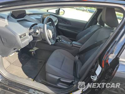 2026 Toyota Prius LE - zdjęcie 7 z 21 - miniatura