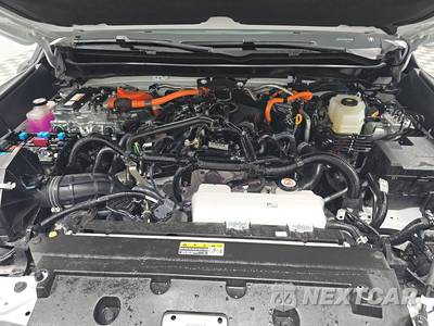 2026 Toyota Tacoma i-FORCE MAX Trailhunter Crew Cab Long Bed - zdjęcie 15 z 20 - miniatura