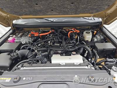 2025 Toyota Land Cruiser - zdjęcie 15 z 21 - miniatura