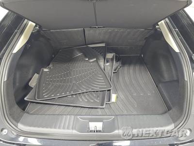 2026 Toyota Prius Plug-In Hybrid SE - zdjęcie 16 z 17 - miniatura