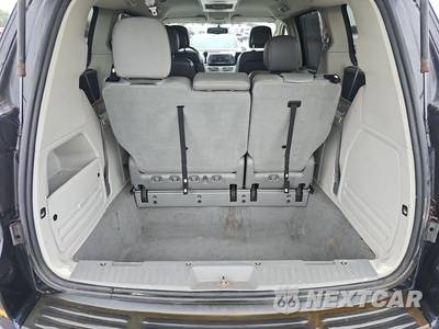 2011 Volkswagen Routan SE 121.2" WB - zdjęcie 17 z 24 - miniatura