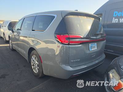 2023 Chrysler Pacifica Touring L 121.6" WB - zdjęcie 6 z 34 - miniatura