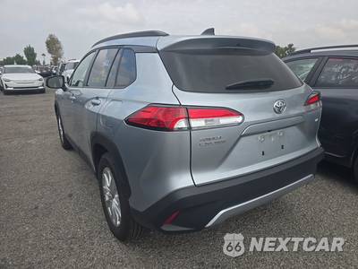 2025 Toyota Corolla Cross LE - zdjęcie 6 z 36 - miniatura