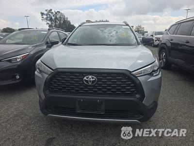 2025 Toyota Corolla Cross LE - zdjęcie 2 z 36 - miniatura