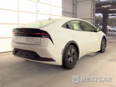 2025 Toyota Prius LE - zdjęcie 4 z 32 - miniatura