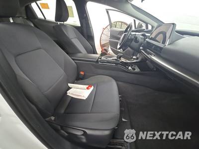 2025 Toyota Prius LE - zdjęcie 8 z 32 - miniatura