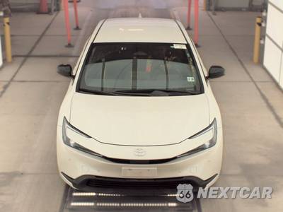 2025 Toyota Prius LE - zdjęcie 2 z 32 - miniatura