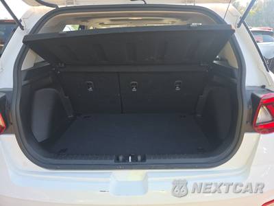 2025 Hyundai Venue SEL - zdjęcie 16 z 21 - miniatura