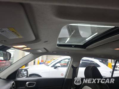 2025 Hyundai Venue SEL - zdjęcie 19 z 28 - miniatura