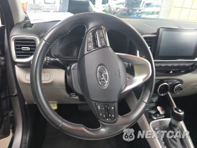 2025 Hyundai Venue SEL - zdjęcie 10 z 28 - miniatura