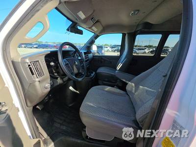2025 Chevrolet Express 3500 Passenger Van LT 1LT 155.1" WB - zdjęcie 7 z 22 - miniatura