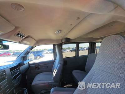2025 Chevrolet Express 3500 Passenger Van LT 1LT 155.1" WB - zdjęcie 17 z 22 - miniatura