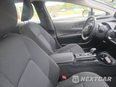 2026 Toyota Prius LE - zdjęcie 8 z 20 - miniatura