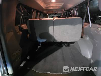 2025 Chevrolet Express 3500 Passenger Van LT 1LT 155.1" WB - zdjęcie 17 z 32 - miniatura