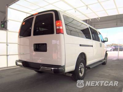 2025 Chevrolet Express 3500 Passenger Van LT 1LT 155.1" WB - zdjęcie 4 z 24 - miniatura