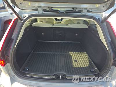 2025 Volvo V60 Cross Country B5 Plus - zdjęcie 17 z 31 - miniatura