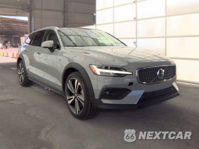 2025 Volvo V60 Cross Country B5 Plus - zdjęcie 3 z 31 - miniatura