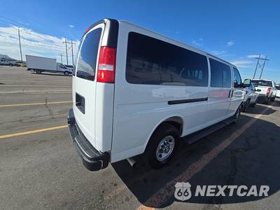 2025 Chevrolet Express 3500 Passenger Van LT 1LT 155.1" WB - zdjęcie 4 z 27 - miniatura