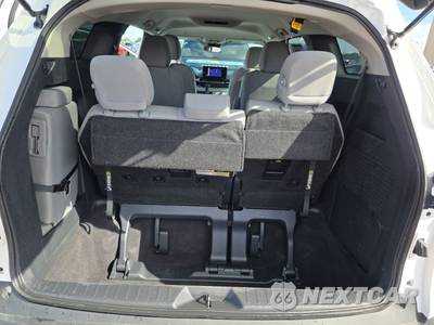 2025 Toyota Sienna LE 8-Passenger 120.5" WB - zdjęcie 17 z 26 - miniatura
