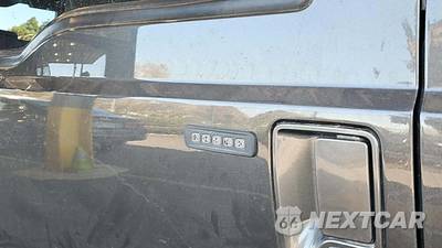 2016 Ford Super Duty F-250 Lariat Crew Cab Medium Bed - zdjęcie 41 z 61 - miniatura