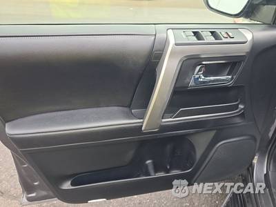 2016 Toyota 4Runner SR5 - zdjęcie 9 z 34 - miniatura