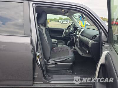 2016 Toyota 4Runner SR5 - zdjęcie 8 z 34 - miniatura