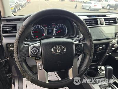 2016 Toyota 4Runner SR5 - zdjęcie 10 z 34 - miniatura