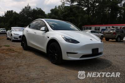 2023 Tesla Model Y Standard Range - zdjęcie 3 z 20 - miniatura