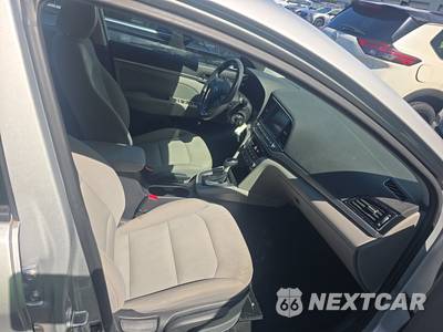 2018 Hyundai Elantra SEL Sedan - zdjęcie 8 z 31 - miniatura