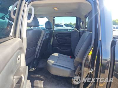 2017 Nissan TITAN S Crew Cab Short Bed - zdjęcie 13 z 36 - miniatura